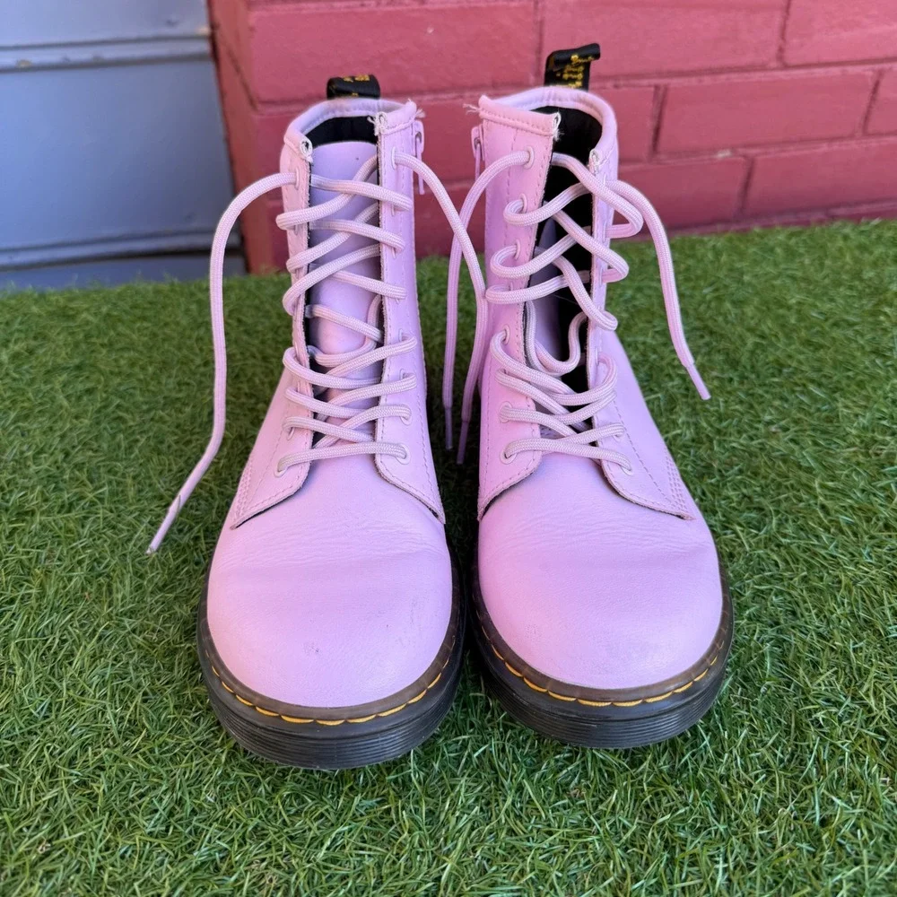 Dr Martens Kids‎ Zavala J Lavender Leather Lace Up Boots Youth Size 4